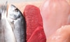 生の魚、赤身肉、鶏肉が並んだところ